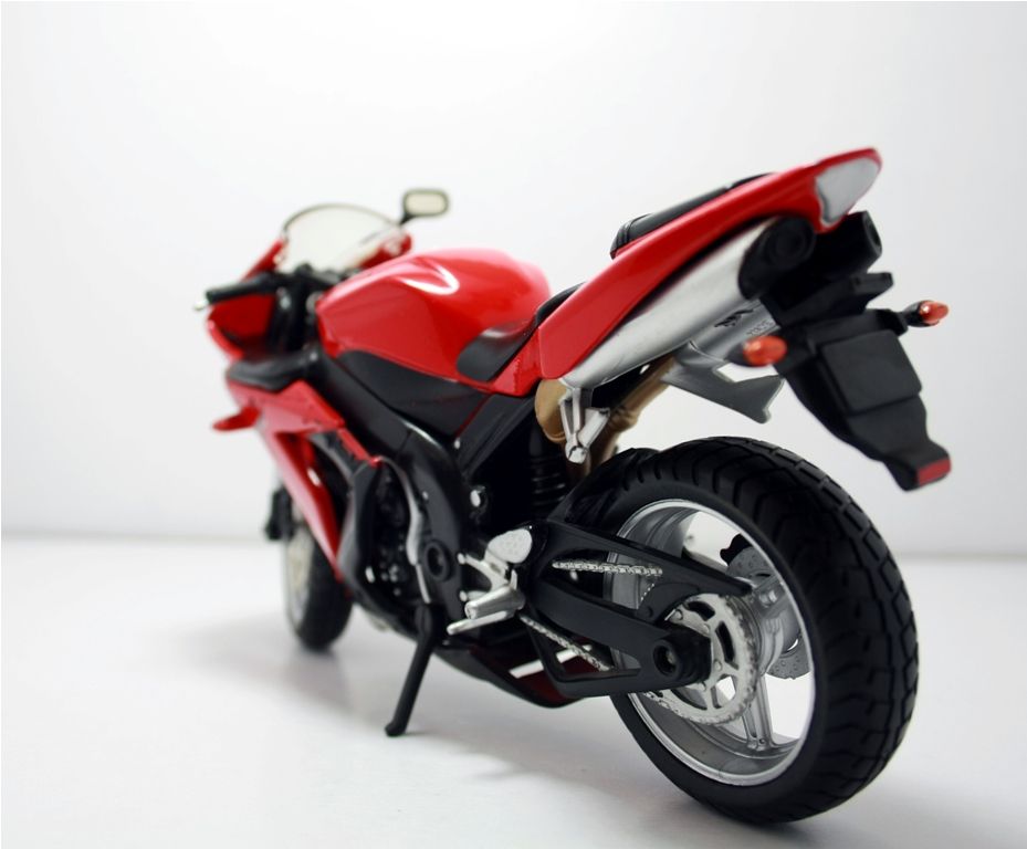 maisto yamaha r1